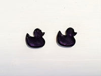 Duck studs - Deep purple pearl